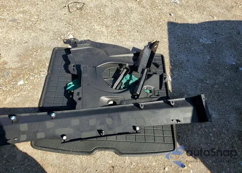 2023 Volvo C40 Recharge Ultimate z USA, uszkodzony, nr VIN YV4ED3GM3P2050178